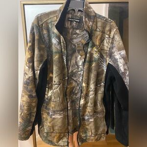 Realtree Fleece with Yellow Logo